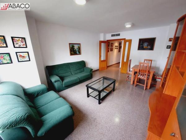 Piso en calle Angelina Bendito, 16