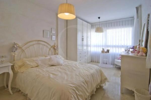 Chalet adosado en calle oceano, 28