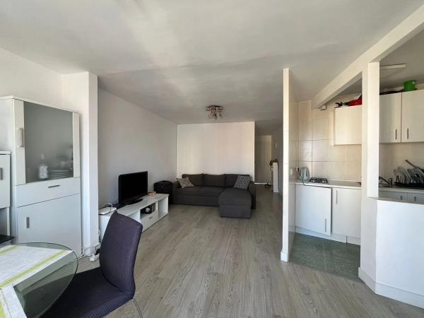 Piso en avenida de Montecarlo, 22