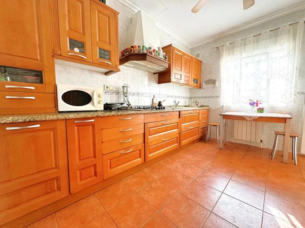 Casa independiente en calle los Geraneos, 45