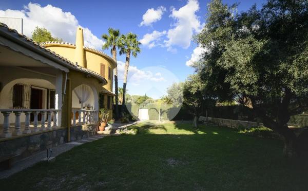 Casa independiente en calle de Rosalía de Castro