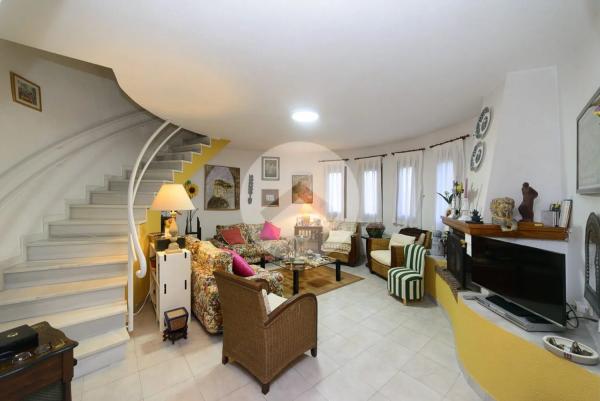 Casa independiente en calle de Rosalía de Castro