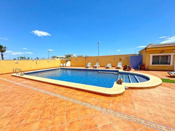 Casa independiente en calle Levante Bal, 33