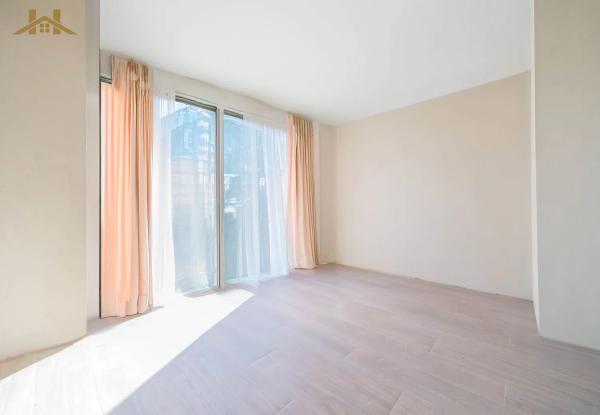 Chalet pareado en venta en calle Helsinki, 1