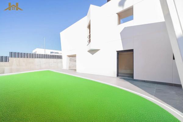 Chalet pareado en venta en calle Helsinki, 1