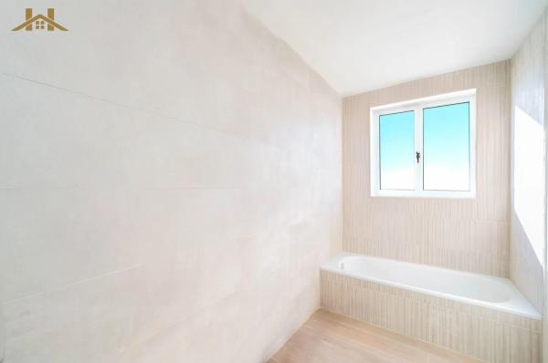 Chalet pareado en venta en calle Helsinki, 1