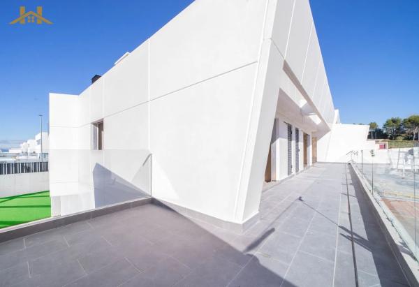 Chalet pareado en venta en calle Helsinki, 1