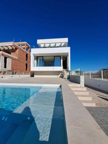 Casa o chalet independiente en venta en avenida Bancals, 2