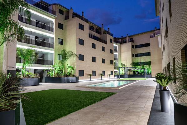 Chalet adosado en venta en calle Isla de capri, 1