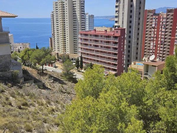 Terreno en calle Pekín, 5