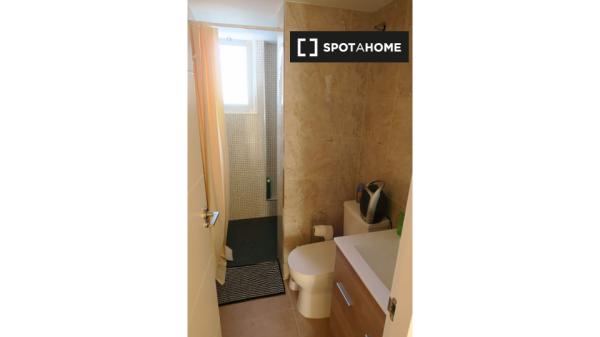 Außenraum in 4-Zimmer-Wohnung in Triana, Sevilla