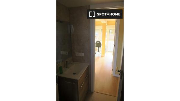 Außenraum in 4-Zimmer-Wohnung in Triana, Sevilla