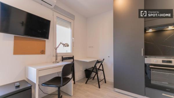 Kawalerka do wynajęcia w Burjasot!