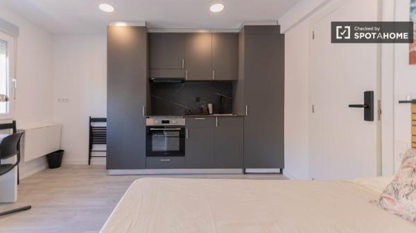 Kawalerka do wynajęcia w Burjasot!