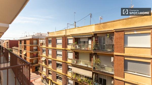 Kawalerka do wynajęcia w Burjasot!