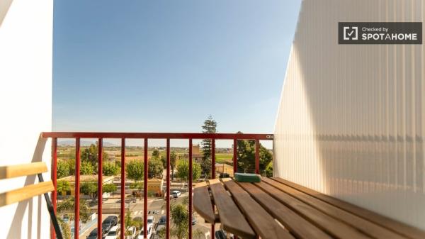 Kawalerka do wynajęcia w Burjasot!