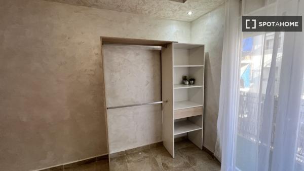 Room in shared apartment in Elx