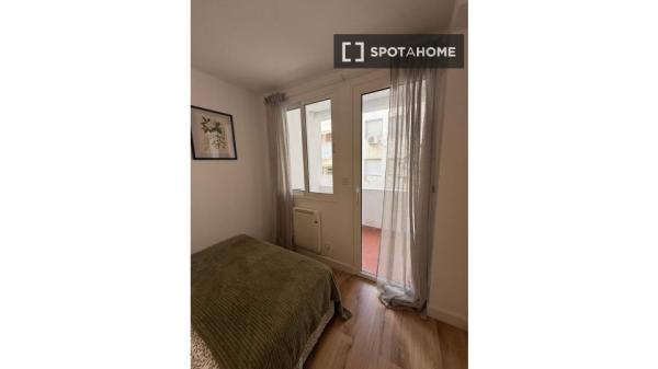Chambre à louer dans un appartement partagé à Alicante
