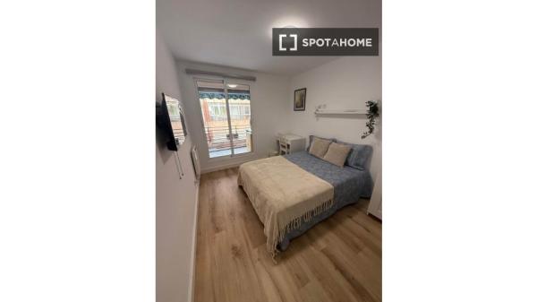 Chambre à louer dans un appartement partagé à Alicante