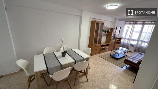Apartamento completo de 3 dormitorios en Málaga