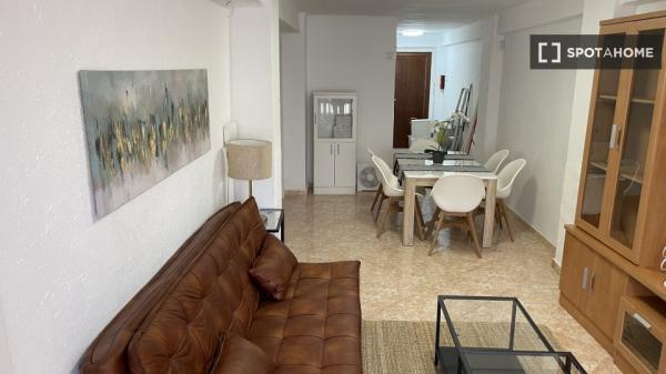 Apartamento completo de 3 dormitorios en Málaga