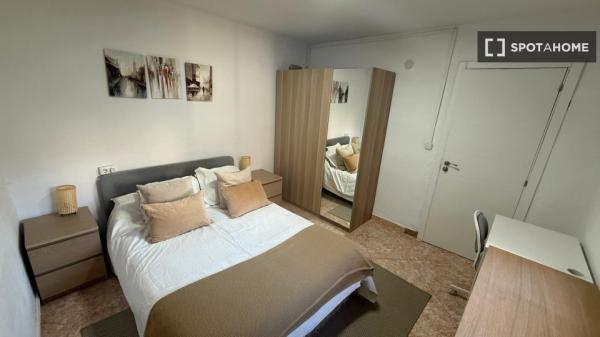 Apartamento completo de 3 dormitorios en Málaga