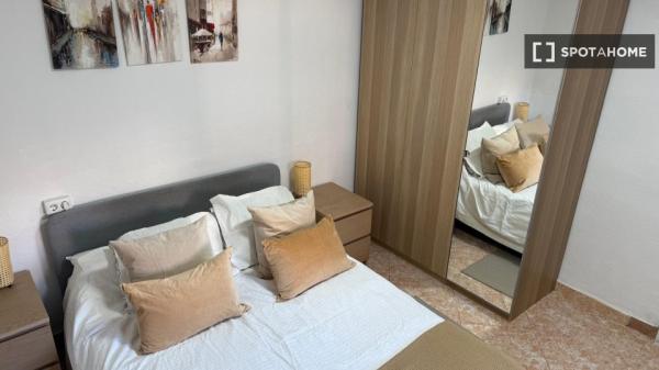 Apartamento completo de 3 dormitorios en Málaga