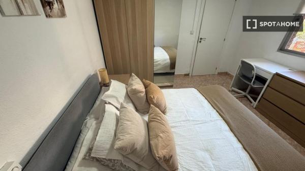 Apartamento completo de 3 dormitorios en Málaga