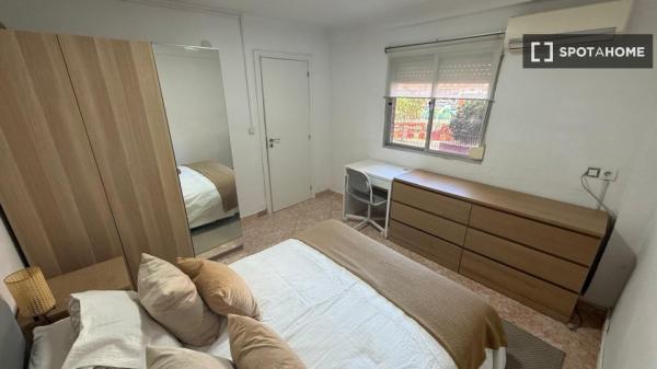 Apartamento completo de 3 dormitorios en Málaga