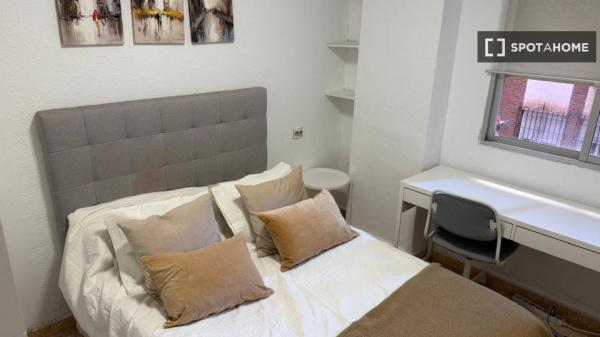 Apartamento completo de 3 dormitorios en Málaga