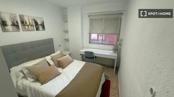 Apartamento completo de 3 dormitorios en Málaga