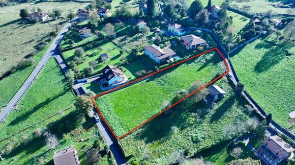 Casa o chalet independiente en venta en calle Tiñana s/n