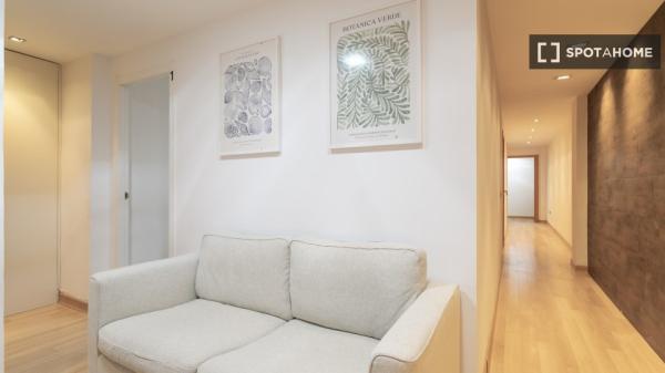 Chambre à louer dans un appartement de 5 chambres à Alacant, Alacant