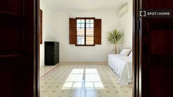 Habitaciones en alquiler en piso de 4 habitaciones en Illes Balears