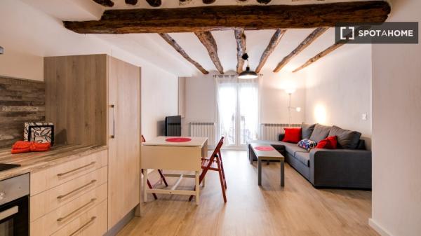 Room in shared apartment in Zaragoza