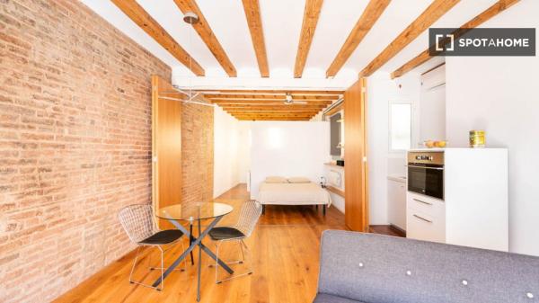 Cómodo apartamento amueblado en Poble Sec