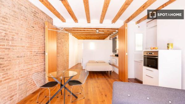 Cómodo apartamento amueblado en Poble Sec