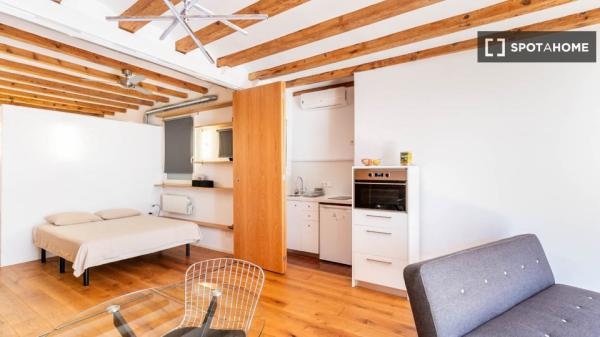 Cómodo apartamento amueblado en Poble Sec