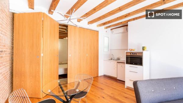 Cómodo apartamento amueblado en Poble Sec