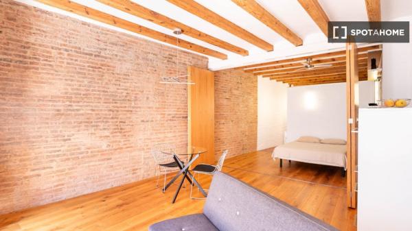 Cómodo apartamento amueblado en Poble Sec