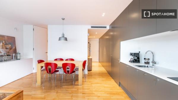 Piso moderno con vistas exteriores en Gracia