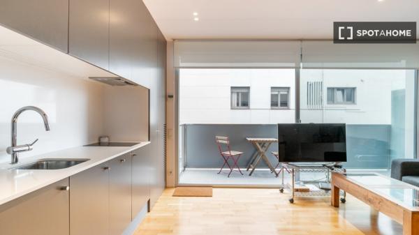 Piso moderno con vistas exteriores en Gracia