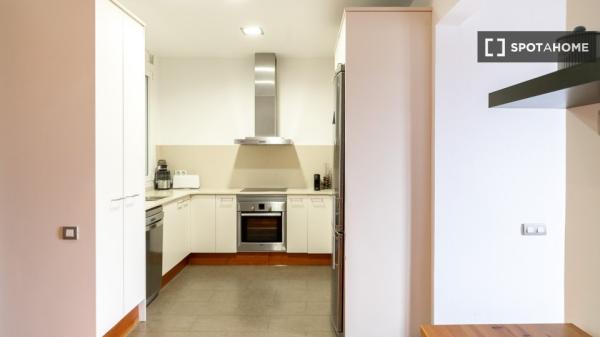 Luminoso y céntrico piso en la calle Casanova