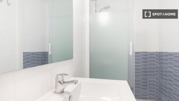 Luminoso estudio totalmente amueblado en Sants