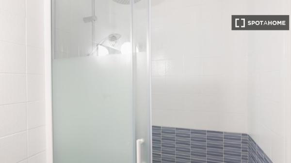 Luminoso estudio totalmente amueblado en Sants