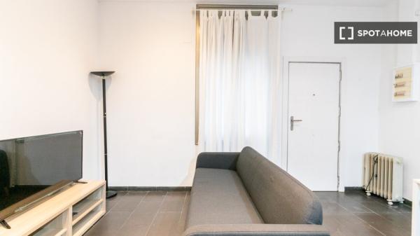 Piso totalmente equipado a un paso del Centro Comercial Gran Via 2