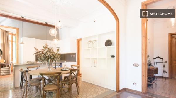 Elegante piso amueblado y equipado en Rossellò