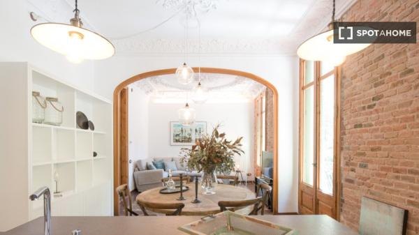 Elegante piso amueblado y equipado en Rossellò