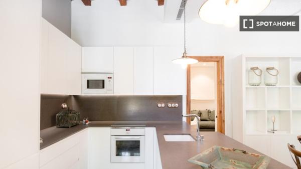 Elegante piso amueblado y equipado en Rossellò