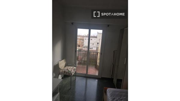 Pokój do wynajęcia w 5-pokojowym mieszkaniu w Illes Balears